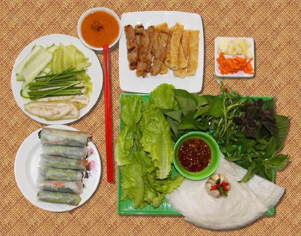 Nem nướng Buôn Ma Thuột là một đặc sản bạn không nên bỏ lỡ